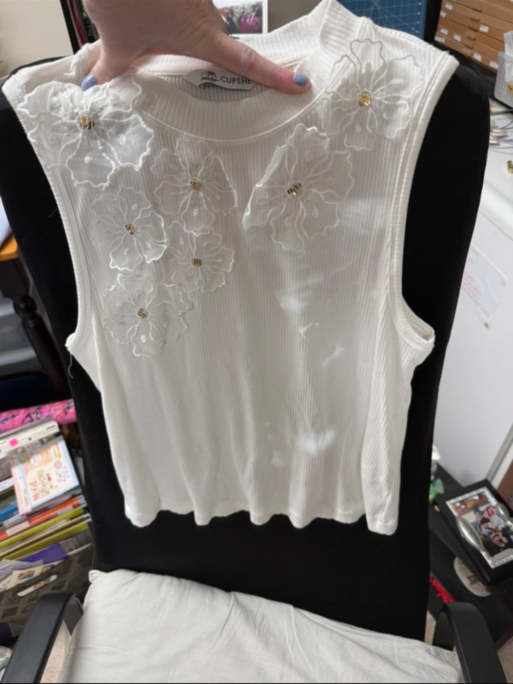 Cupshe White Sleeveless Ribbed Top with Floral Appliqué